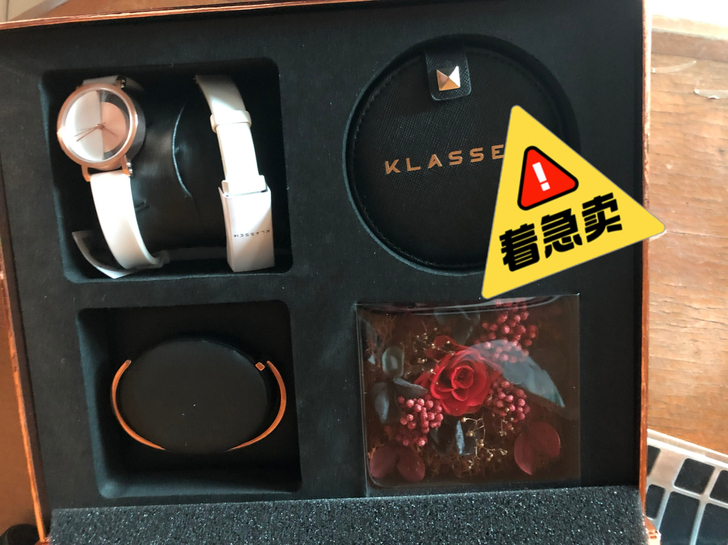 情侣手表转卖，全新未用过，便宜卖了！！某宝...