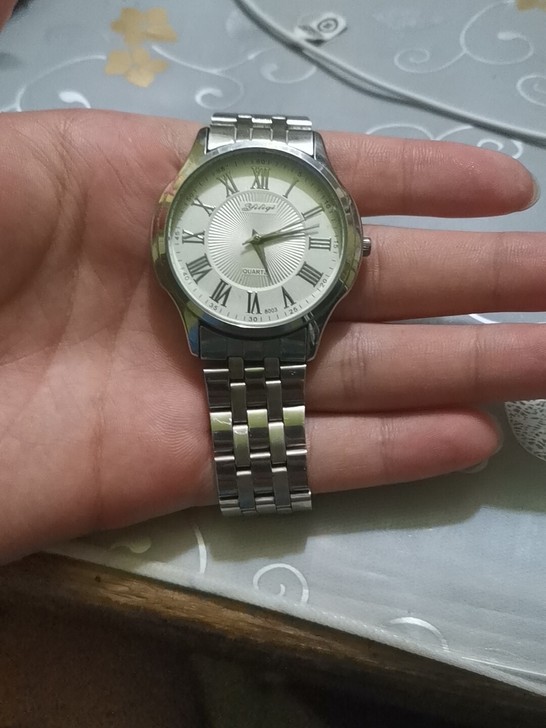 Quartz手表，戴了一年了，现在不带了。...