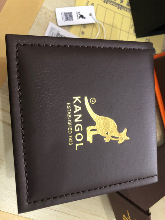 朋友送的英国袋鼠，没戴过闲置着，礼盒包装都...