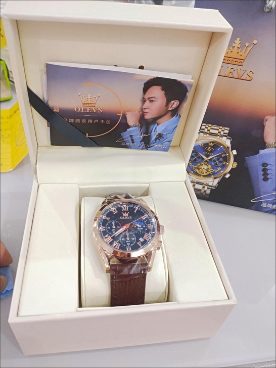 【全新捡漏】朋友的表店不开了，低价出瑞士正...