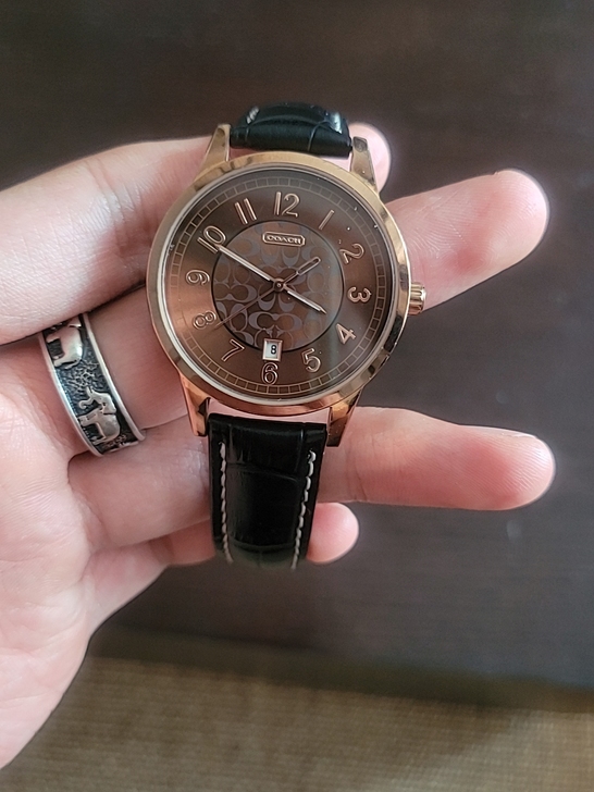 Coach正品手表，买的时候1500用了三...