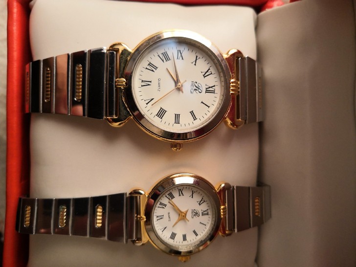 全新雷奇全钢情侣表朋友送的，无用转。80包邮