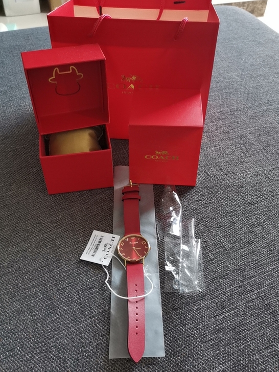 COACH蔻驰2021牛年腕表 朋友送的礼...