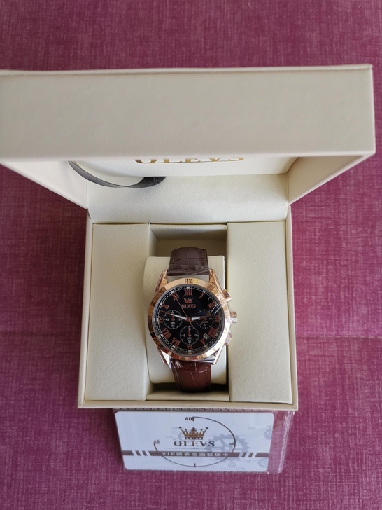 全新男士手表，朋友送的，一直放着没带，夜光...