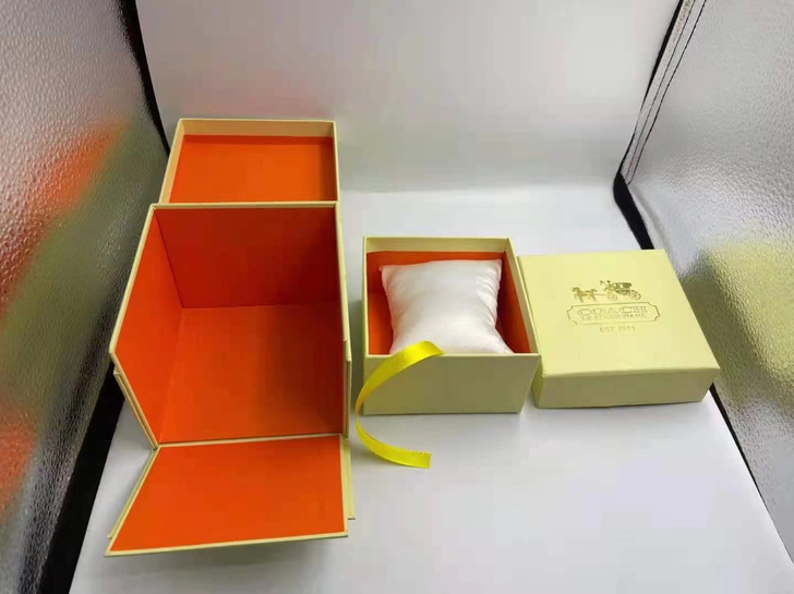 全新 蔻驰/COACH手表盒全新，配件齐全