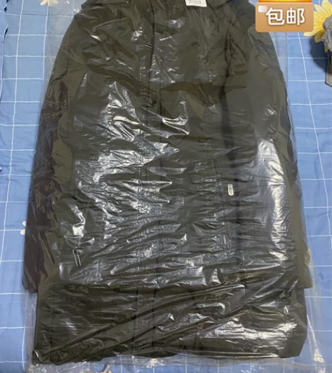 男士棕绿色羽绒服耐脏 夏天干洗完一直用防尘...