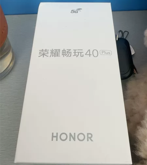 荣耀40plus黑色买了没用刚买一天 感兴...