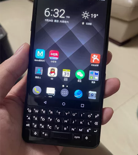 黑莓手机 感兴趣的话点“我想要”和我私聊吧～