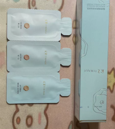 正装40g+3个小样粉底 色号是01 感兴...