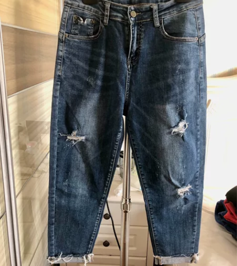破洞宽松牛仔裤 实体店购入  有弹性 12...