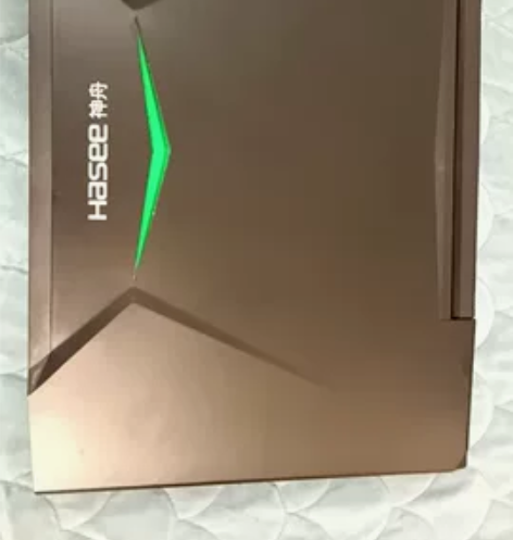 神舟GI5CN54战神游戏本  背面型号战...