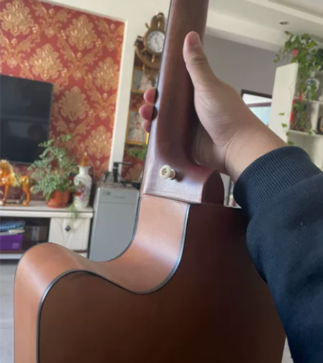 吉他，自己用的，希望找一个好商家，看这给价...