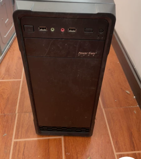 全新电脑机箱（带电源）一个，有需要的联系！...