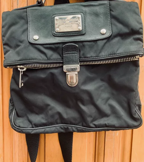 正品杜嘉班纳单肩斜挎包男士。 感兴趣的话点...