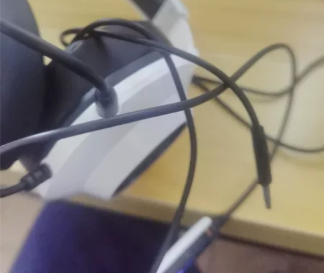 漫步者耳机 九成新 感兴趣的话点“我想要”...