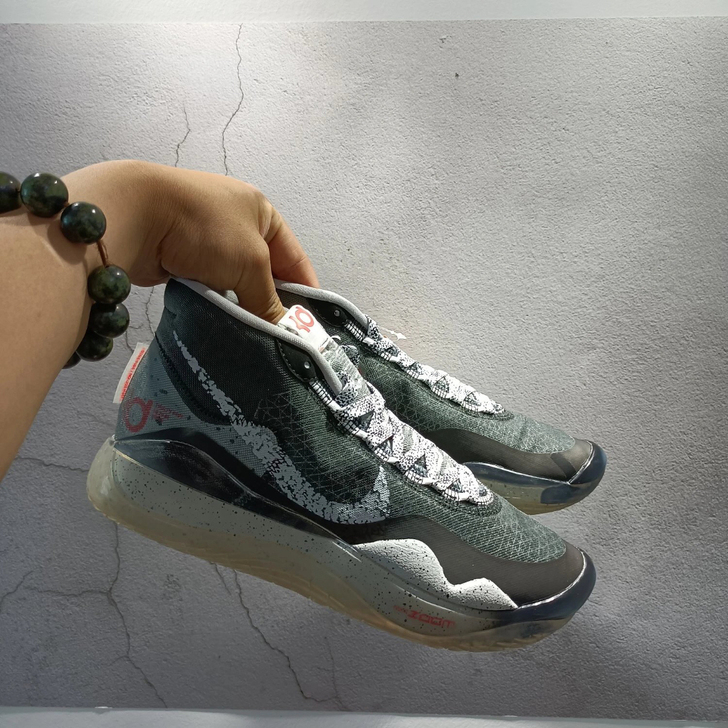 杜兰特12篮球鞋，43码，全新闲置，实拍。...