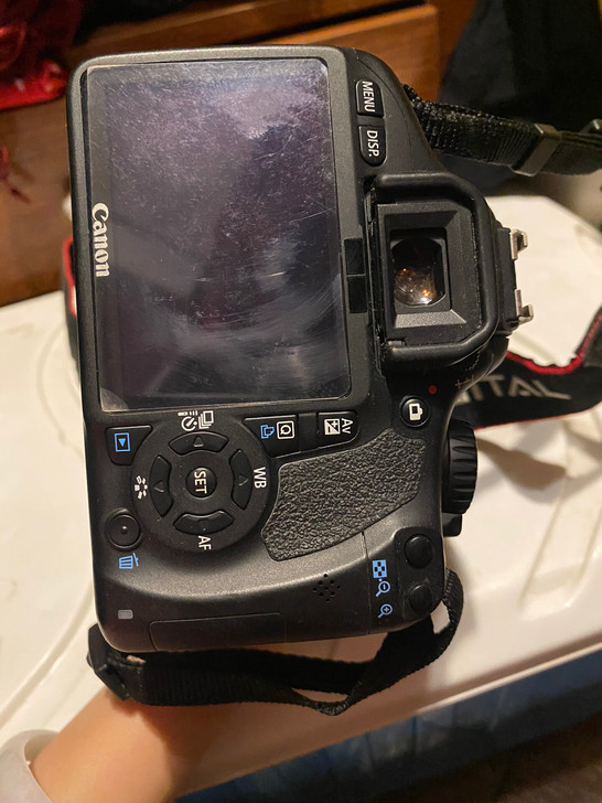 佳能EOS 550D专业数码单反，功能正常...