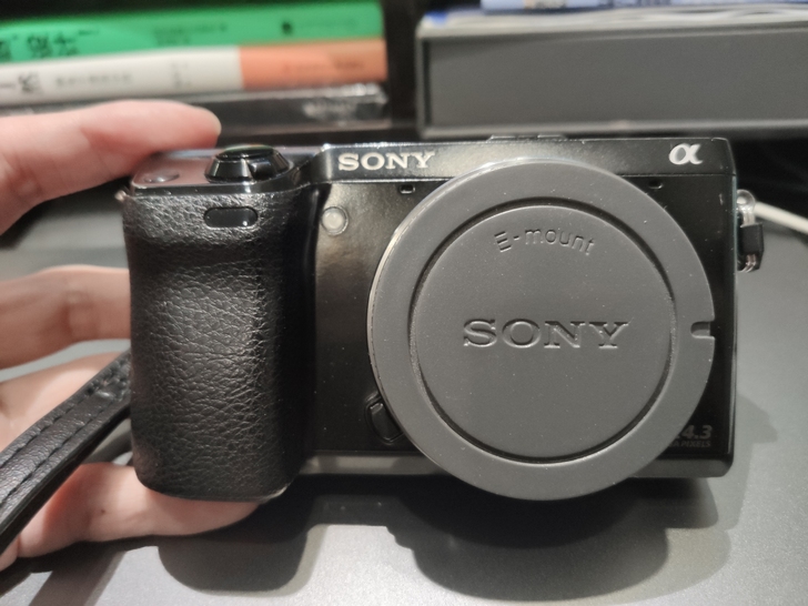 索尼nex7套机，经典奶昔7。买来街拍的，...