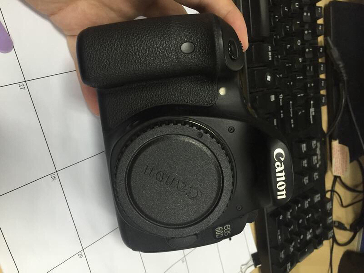 帮我大学同学出一台佳能单反 佳能60D ...