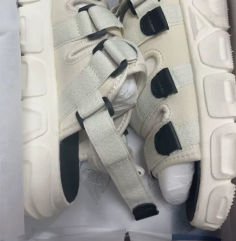 飞跃凉鞋 36码 没穿过 可小刀 感兴趣的...