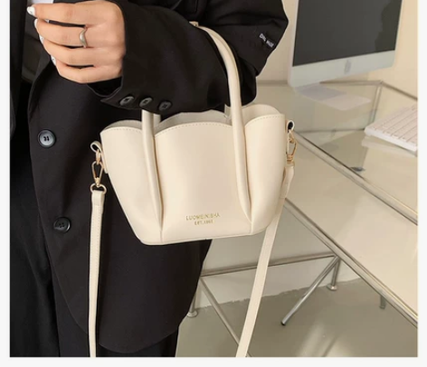 高级质感小包包女2022新款时尚百搭洋气手...