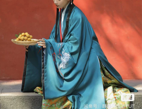 兰若庭汉服绿色一整套全新有吊牌 绿色披风上...