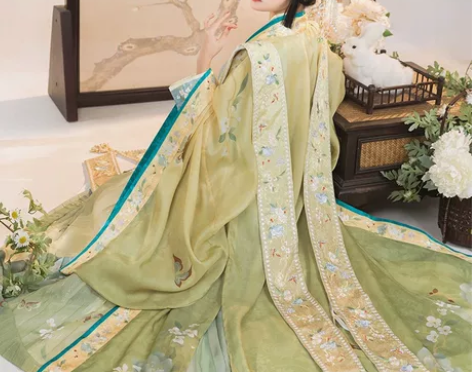 【行香子】褚云令汉服宋制霞帔对交穿日常清新...