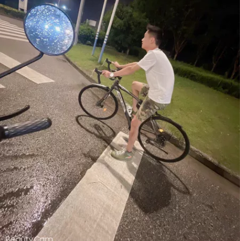 急售变速死飞实心公路自行车一辆，什么都有！...