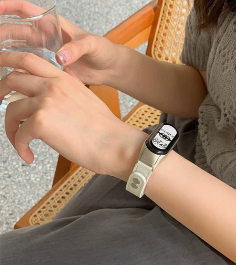 出自用小米手环5nfc版本 小米商城购入，...