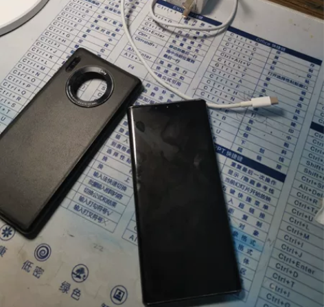 自用华为mate30pro，绝版5G，亮黑...