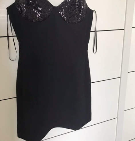 吊带包臀裙，上身超性感，质量超好，搬家清理...