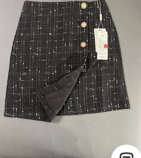 小香A字裙，全新L码 感兴趣的话点“我想要...