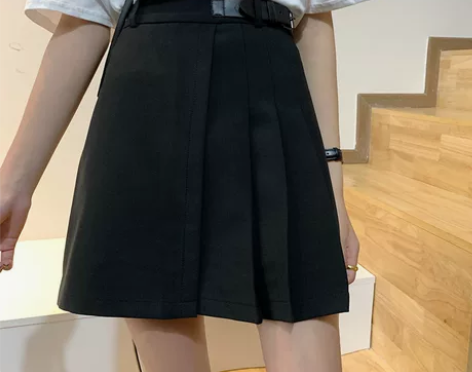 大码高腰不规则百褶显瘦a字裙 只穿出去玩过...