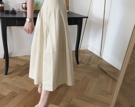 moment米杏色伞裙大摆裙2019夏季复...