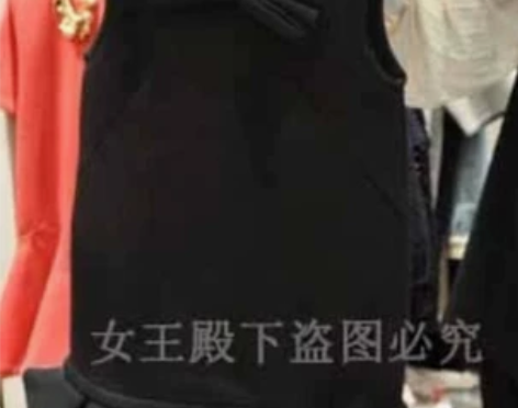 [转卖]2014冬新韩国代购荷叶边甜美短裙...