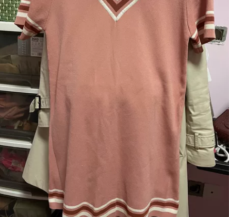 粉色针织直筒小裙裙s码，七彩8成新，155...