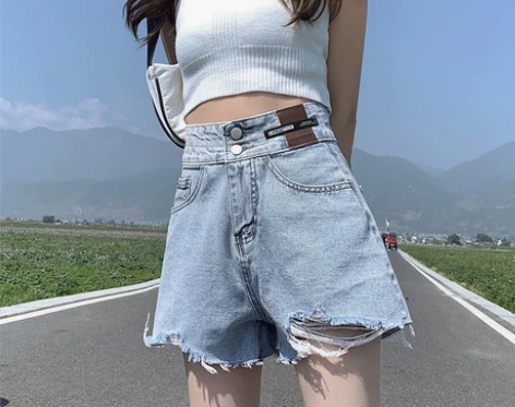 牛仔短裤高腰 9.9成新 实物图就是这样子...