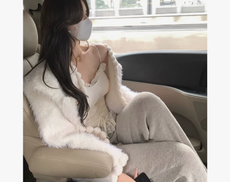 有爱科幻换价40 白水家蕾丝背心吊带同款，...