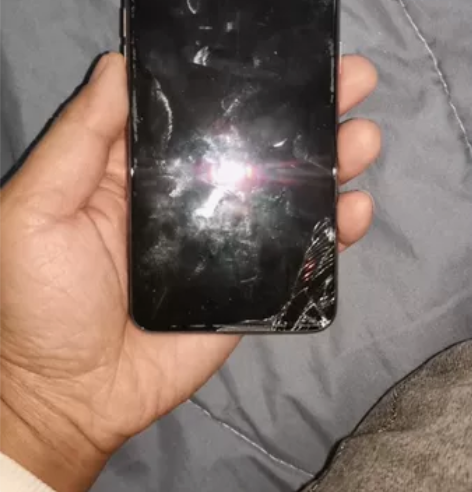 oppo A7X  开机屏坏！可以打进电话...