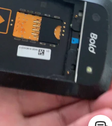 黑莓手机 一堆都是曾经自用 电池挂了 当垃...