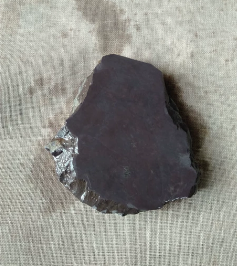 老麻子坑原石(端砚)石品:少许青花，石质滋...