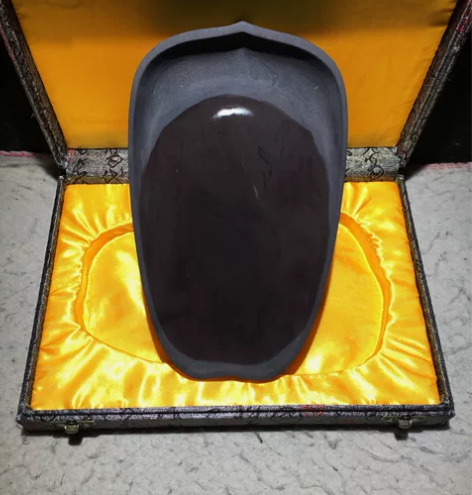 端砚坑仔 (旧坑仔)花瓣型雅砚 描述:纯手...