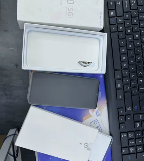 海信F50白色，5100超大电量，5g全网...