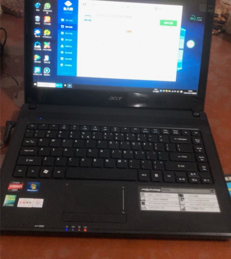 宏基笔记本电脑型号4552G,成色近全新,...