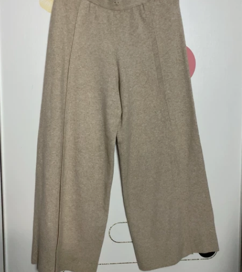 品牌羊毛加厚针织阔腿裤。腰围68臀围114...