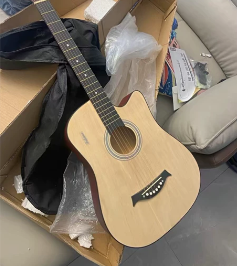 便宜出！38寸初学者吉他刚买的，打算送人的...