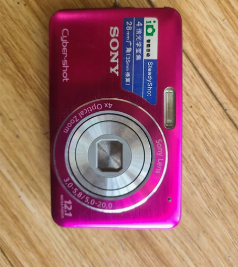 出售一个闲置的索尼数码相机，时间比较久了，...