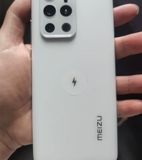 出一台魅族18pro，飞雪流光12+256...