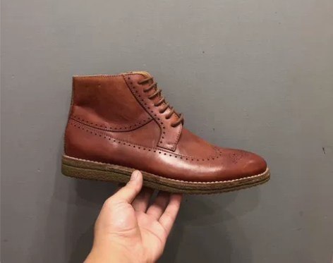 真皮马丁靴 41码 包邮 牛皮透气舒适男士...