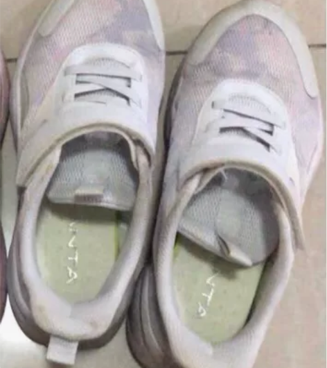 安踏36码薄款女童运动鞋，青底暗花，穿一季...